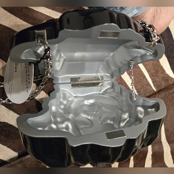 New with box . VERSACE Medusa Head Chain Clutch Black Silver - Picture 6 of 11